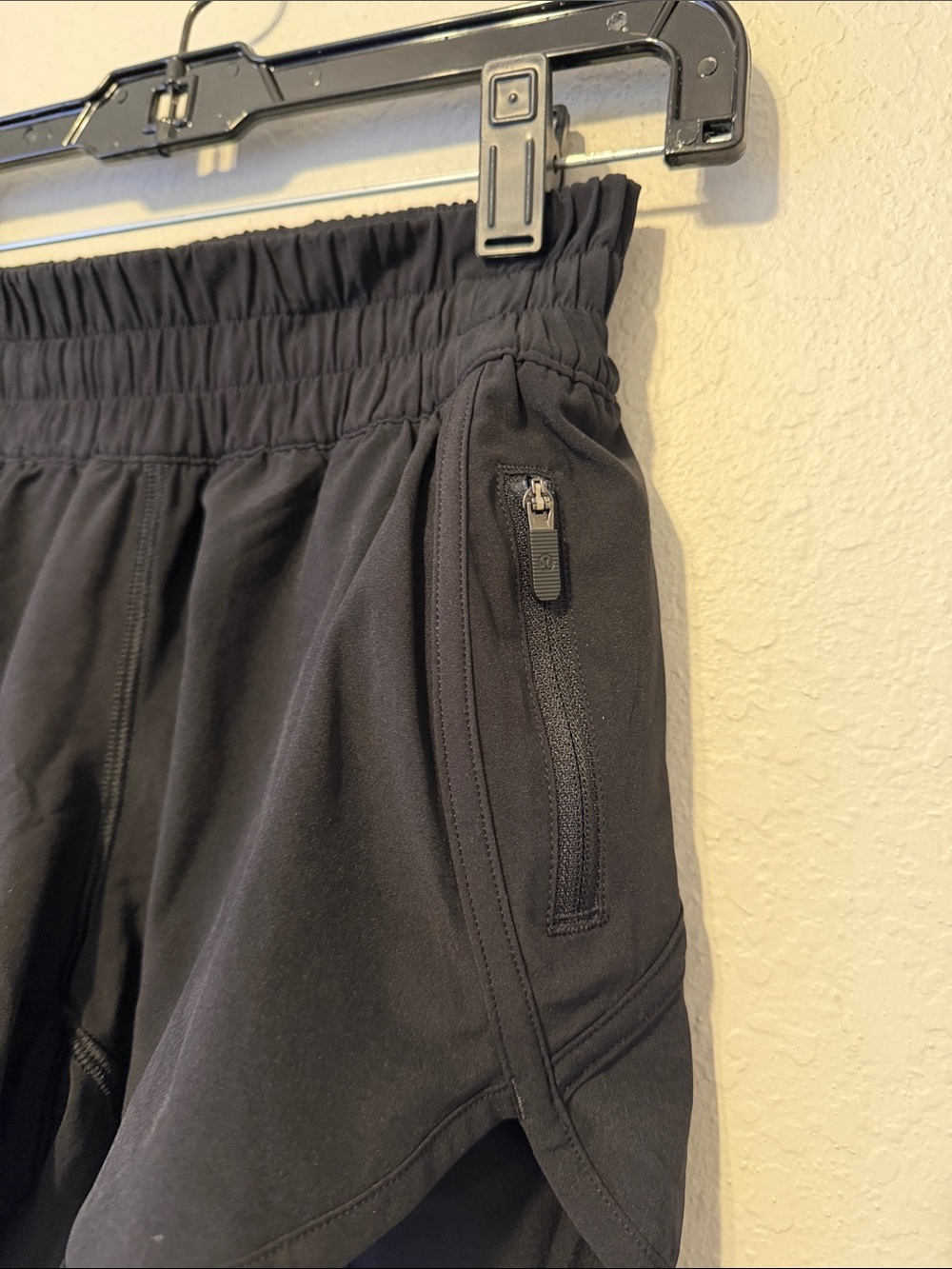 Luluemon Track That High-Rise Lined Short 3" - Picture 4 of 7